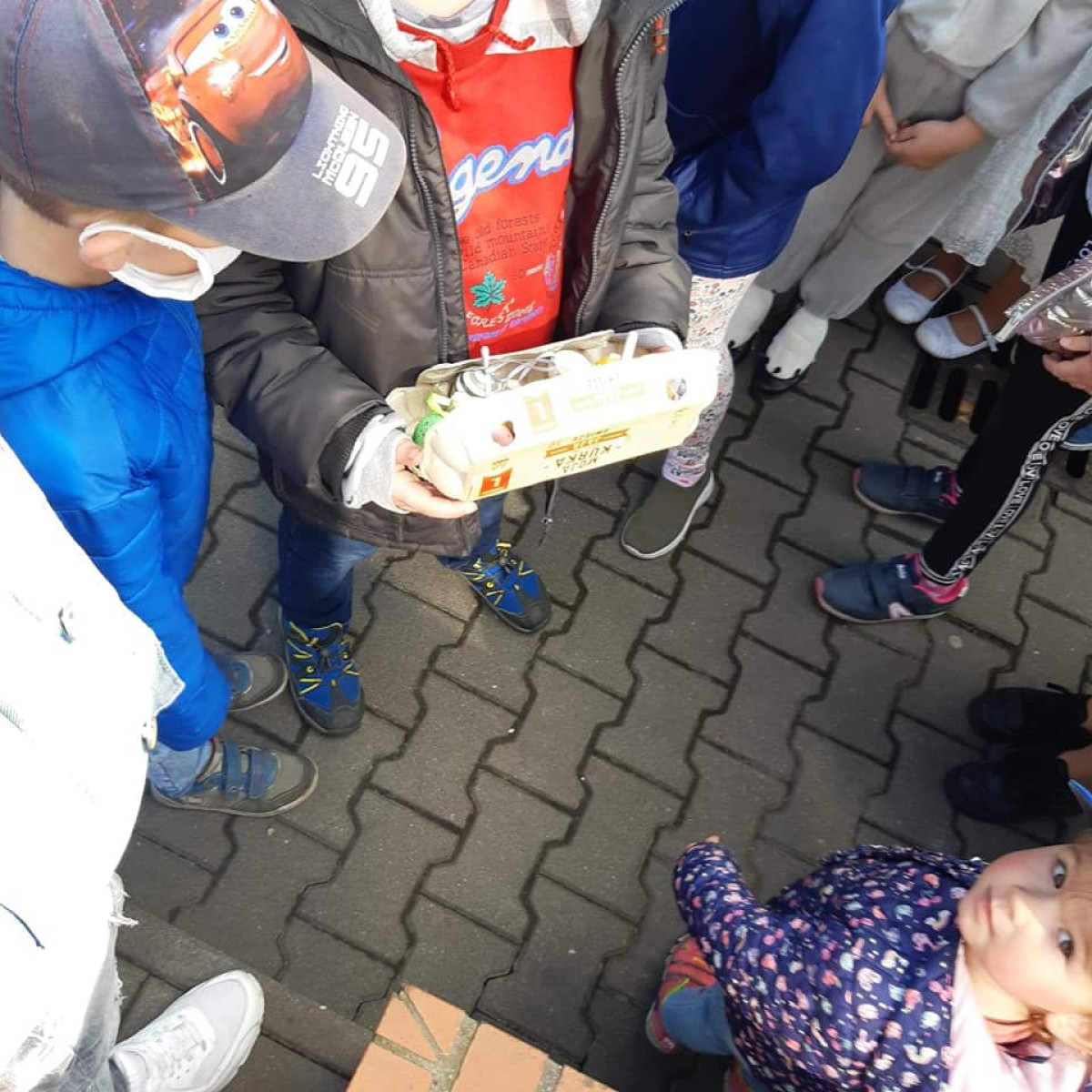Dzieci poszukiwały Wielkanocnego Zajączka [ZDJĘCIA]