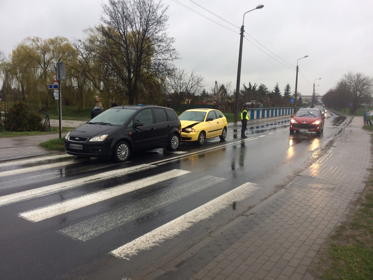Najechała na tył pojazdu na Łąkowej. To pechowe miejsce [ZDJĘCIA]