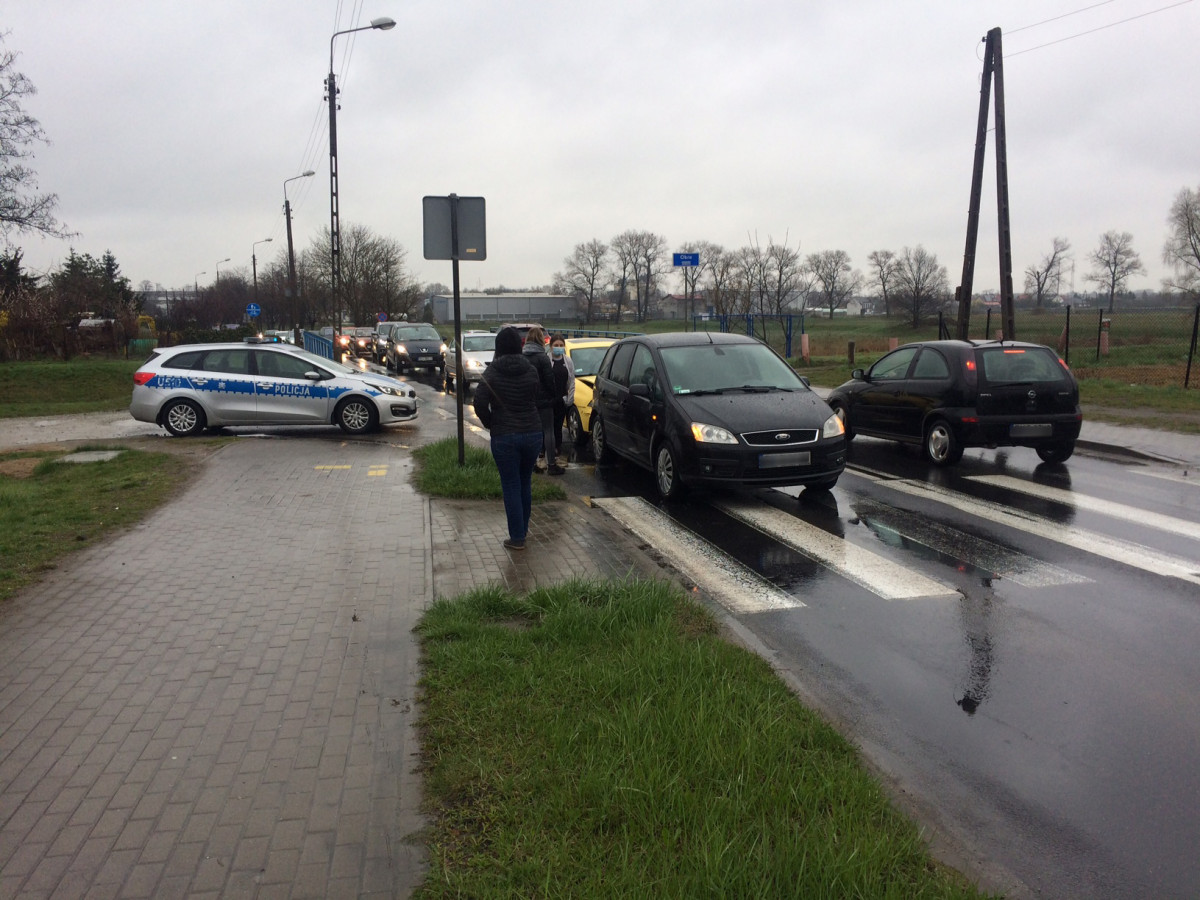 Najechała na tył pojazdu na Łąkowej. To pechowe miejsce [ZDJĘCIA]
