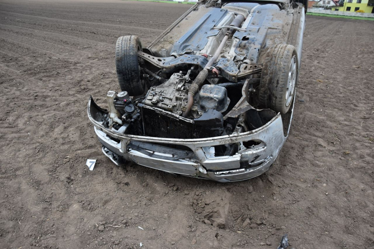 Kierowca zginął na miejscu [ZDJĘCIA]