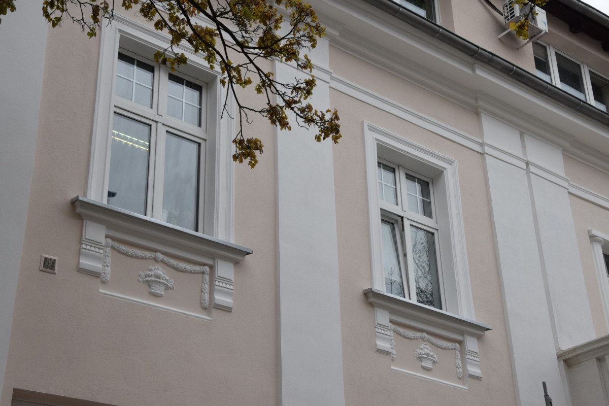 Nowa elewacja urzędu przy Al. Kościuszki [ZDJĘCIA]