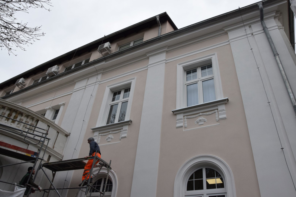 Nowa elewacja urzędu przy Al. Kościuszki [ZDJĘCIA]