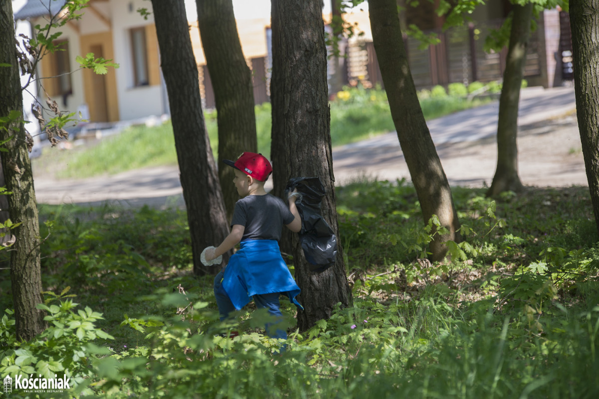 Akcja sprzątania letniska w Nowym Dębcu [ZDJĘCIA]