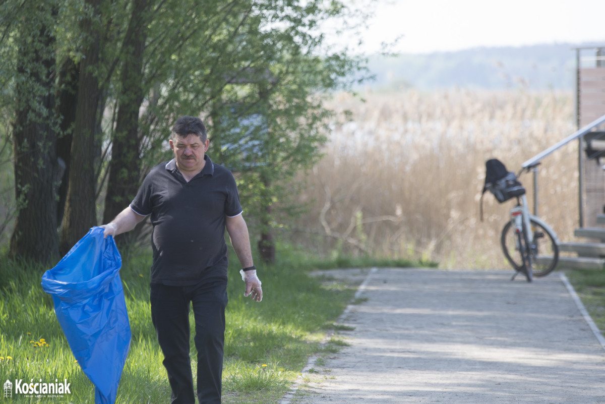 Akcja sprzątania letniska w Nowym Dębcu [ZDJĘCIA]