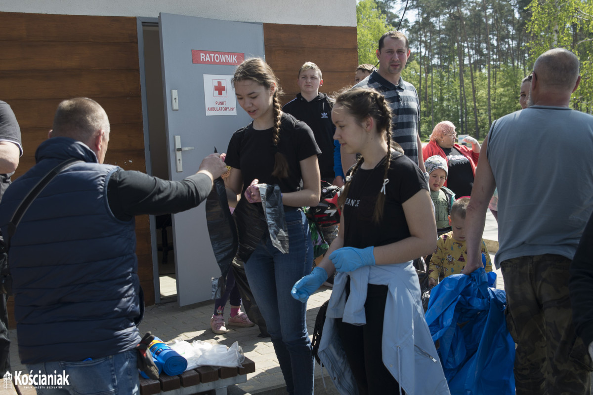 Akcja sprzątania letniska w Nowym Dębcu [ZDJĘCIA]