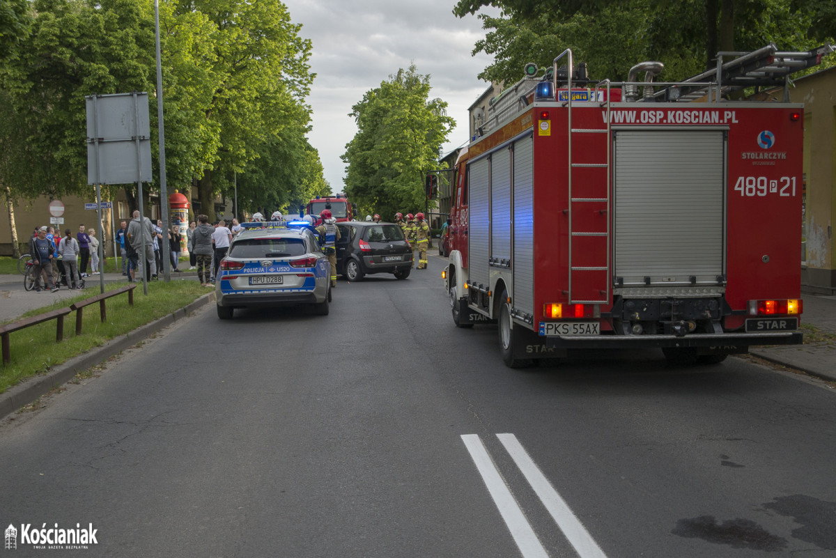 Zderzenie motoru z osobówką na Nacławskiej [ZDJĘCIA]