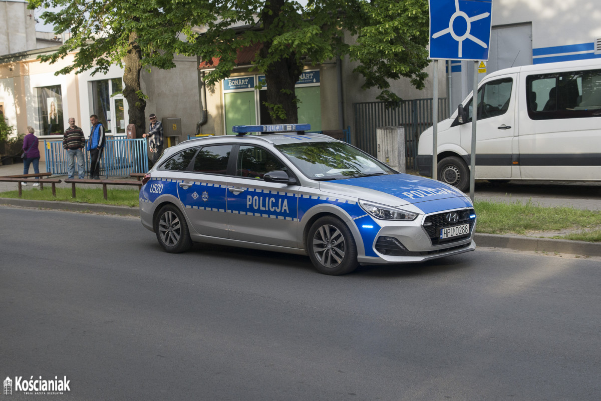 Zderzenie motoru z osobówką na Nacławskiej [ZDJĘCIA]
