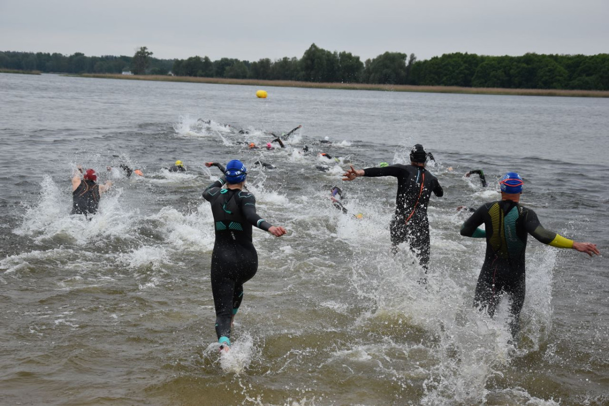 Triathlon 2021 w Nowym Dębcu [ZDJĘCIA]
