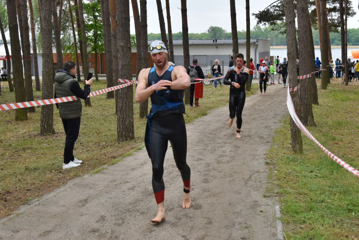 Triathlon 2021 w Nowym Dębcu [ZDJĘCIA]
