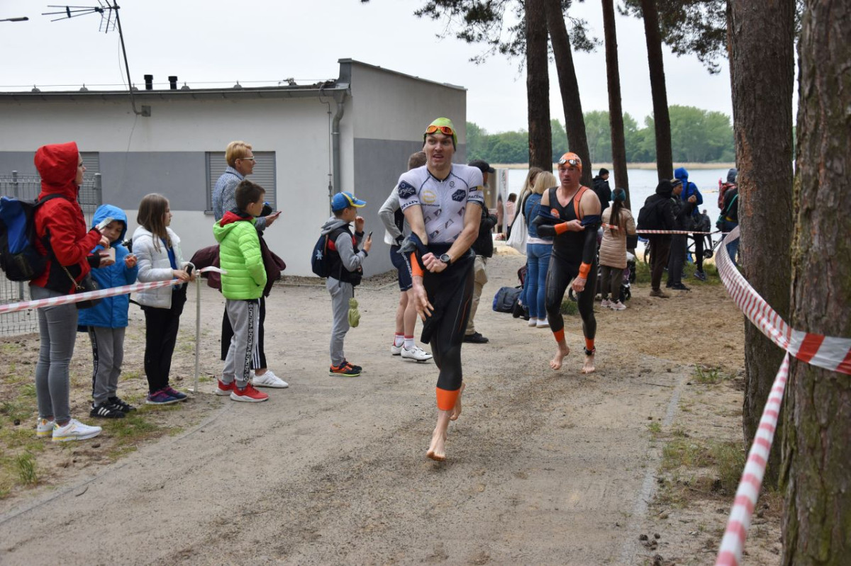Triathlon 2021 w Nowym Dębcu [ZDJĘCIA]