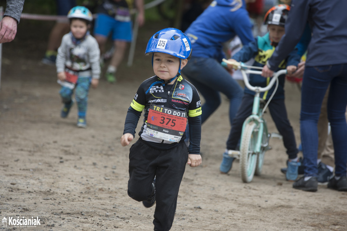 Triathlon 2021 w Nowym Dębcu [ZDJĘCIA]