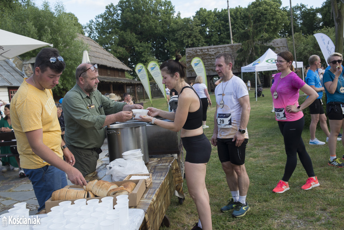 Bieg Filmowe Soplicowo na inaugurację triathlonu [ZDJĘCIA]