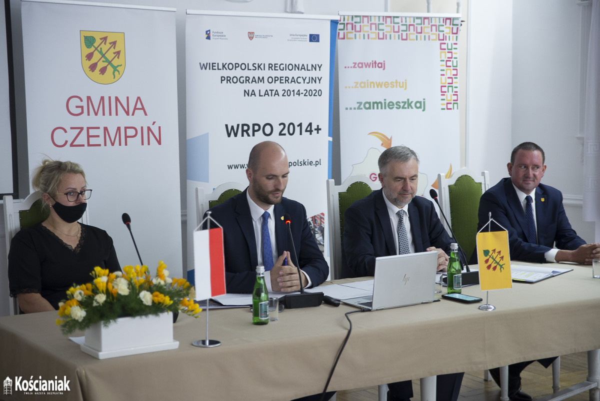 Czempiń: umowa z marszałkiem na budowę ścieżek rowerowych