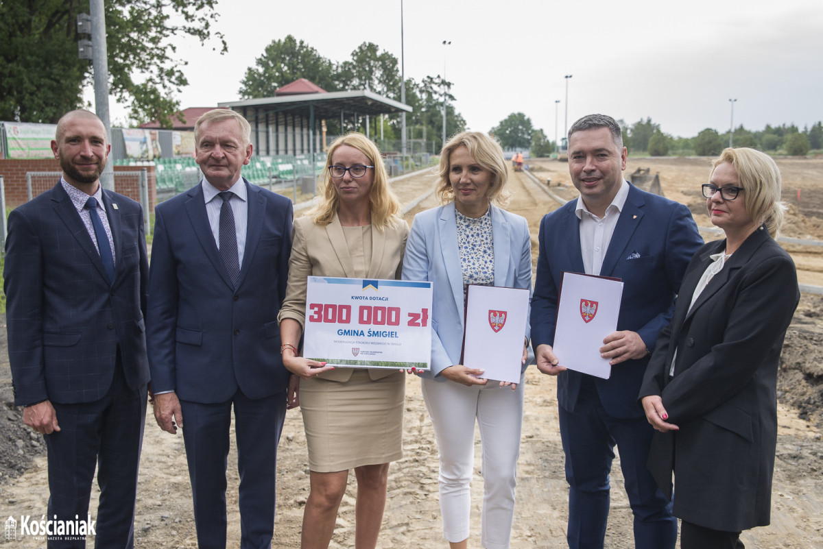 Umowa na dofinansowanie bieżni na stadionie w Śmiglu