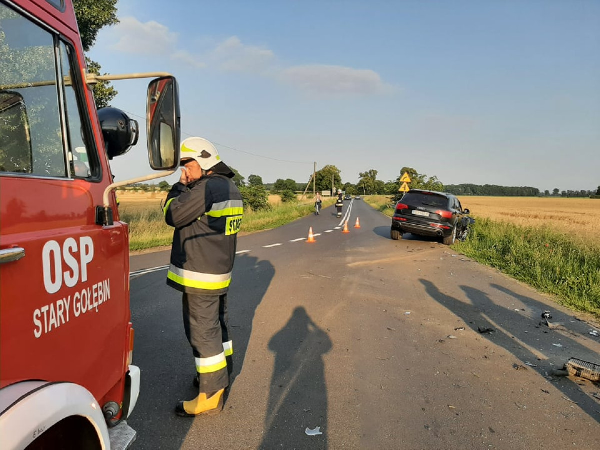 Zderzenie dwóch pojazdów, samochód wylądował w rowie [ZDJĘCIA]