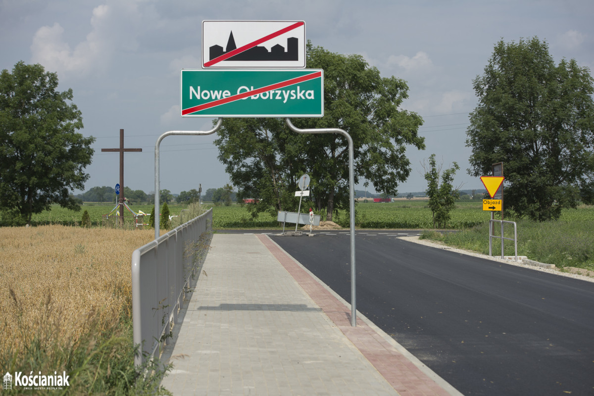 Przejazd i droga w Nowych Oborzyskach już gotowe [ZDJĘCIA]