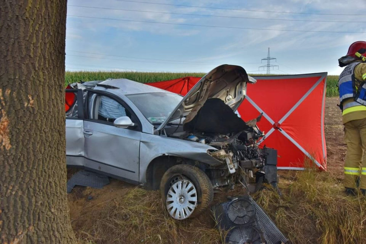 Śmiertelny wypadek. Zginął 23-letni kierowca [ZDJĘCIA]