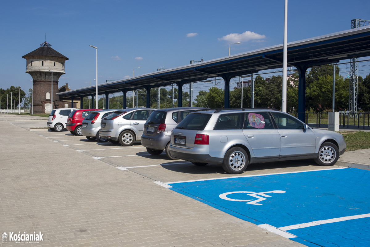Parking przy dworcu otwarty od piątku [ZDJĘCIA]