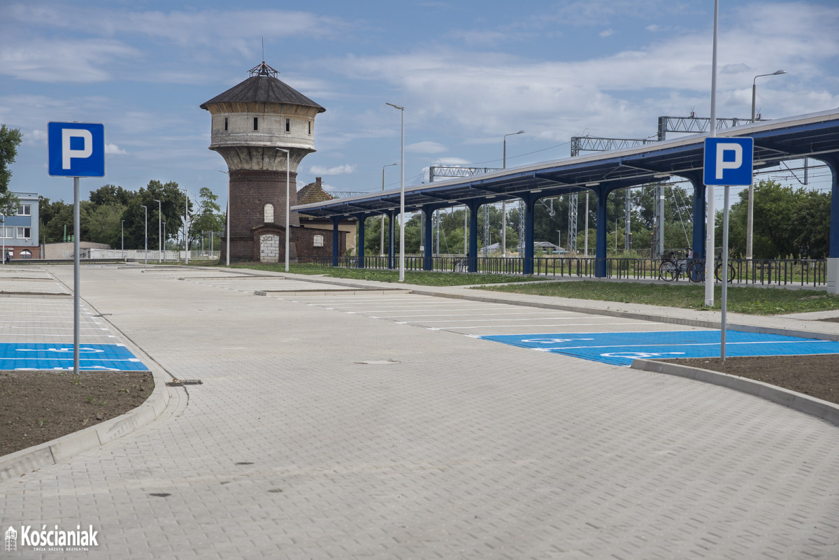 Parking przy dworcu otwarty od piątku [ZDJĘCIA]