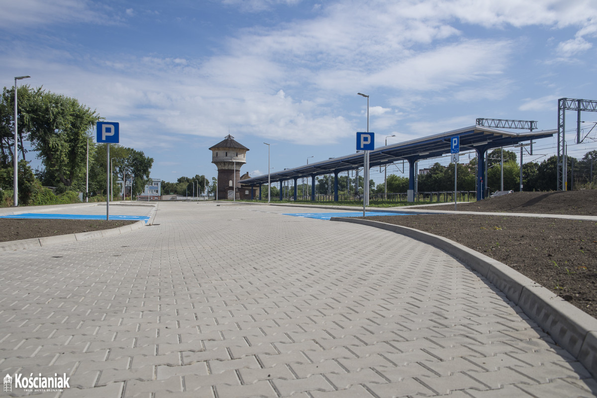 Parking przy dworcu otwarty od piątku [ZDJĘCIA]