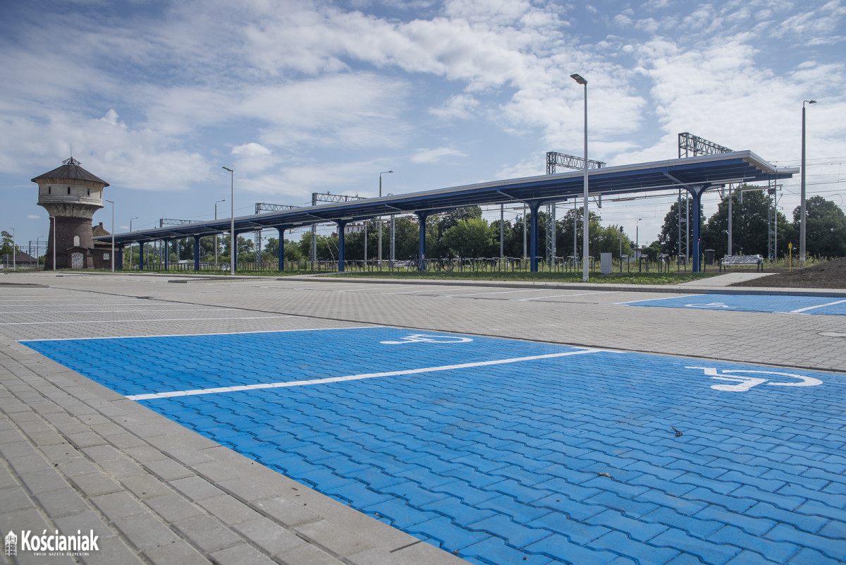 Parking przy dworcu otwarty od piątku [ZDJĘCIA]