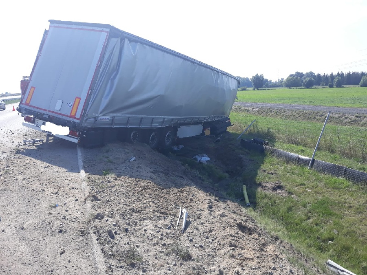 Wjechał ciężarówką w inny pojazd na S5 [ZDJĘCIA]