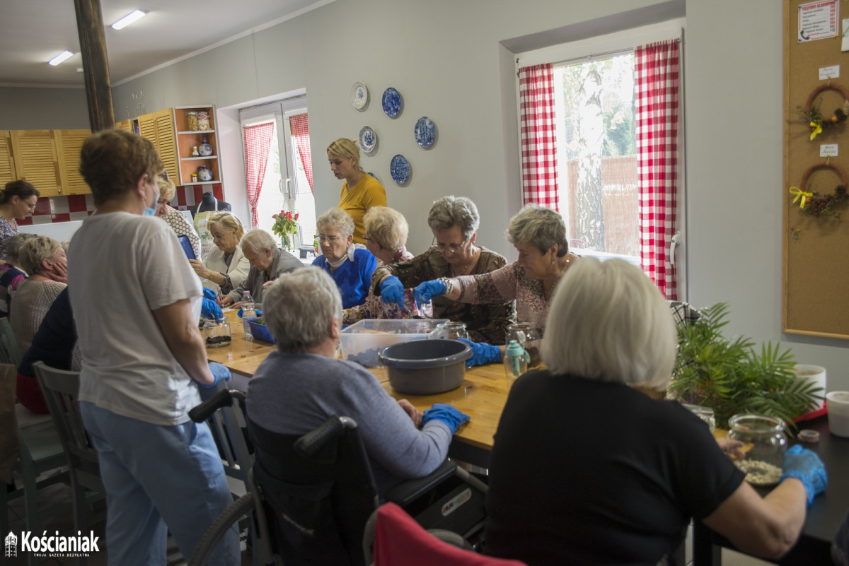 Kreatywne warsztaty dla seniorów w BUNI [ZDJĘCIA]