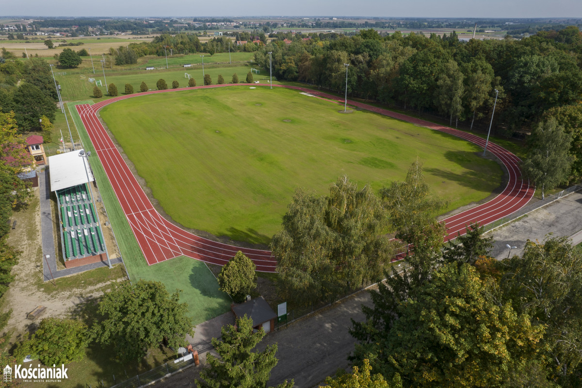 Trwa remont stadionu w Śmiglu [ZDJĘCIA]
