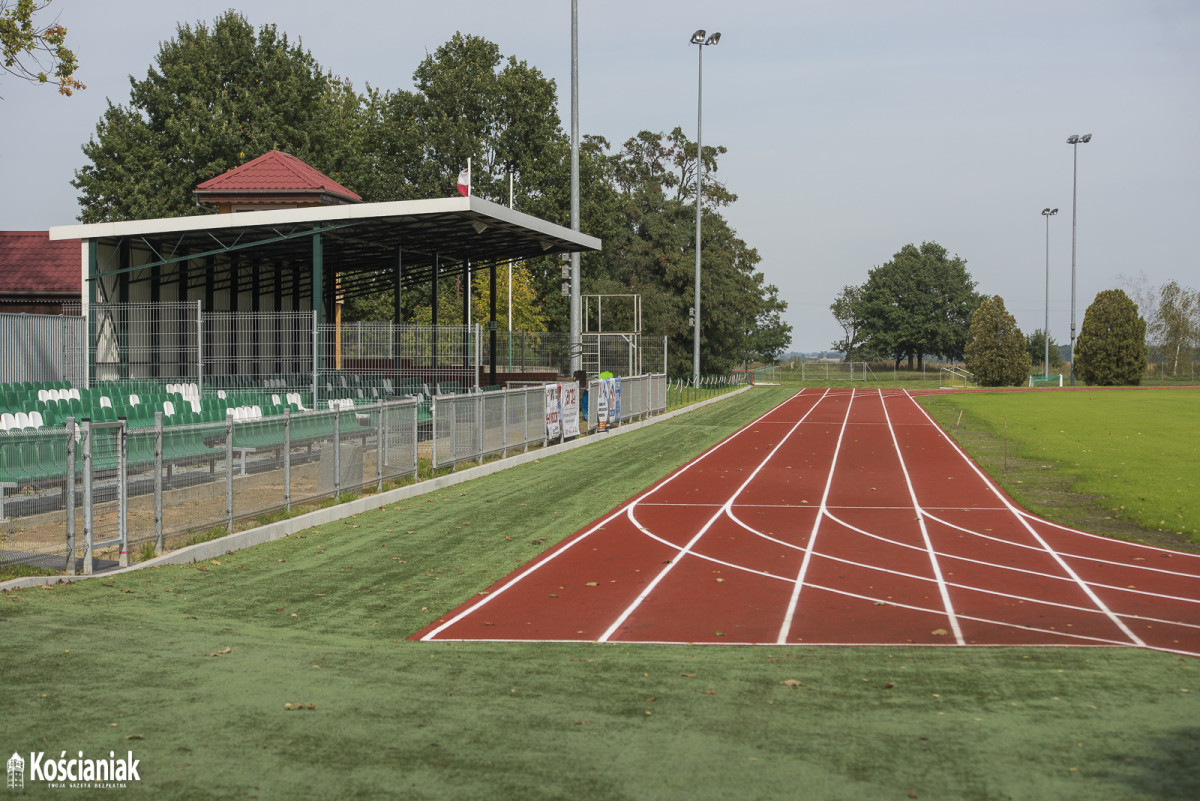 Trwa remont stadionu w Śmiglu [ZDJĘCIA]