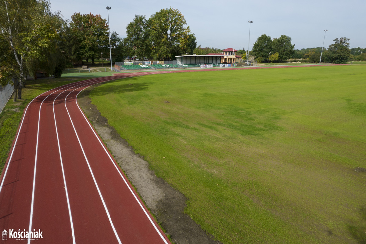 Trwa remont stadionu w Śmiglu [ZDJĘCIA]