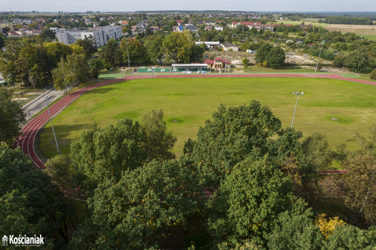 Trwa remont stadionu w Śmiglu [ZDJĘCIA]