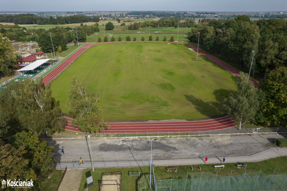 Trwa remont stadionu w Śmiglu [ZDJĘCIA]