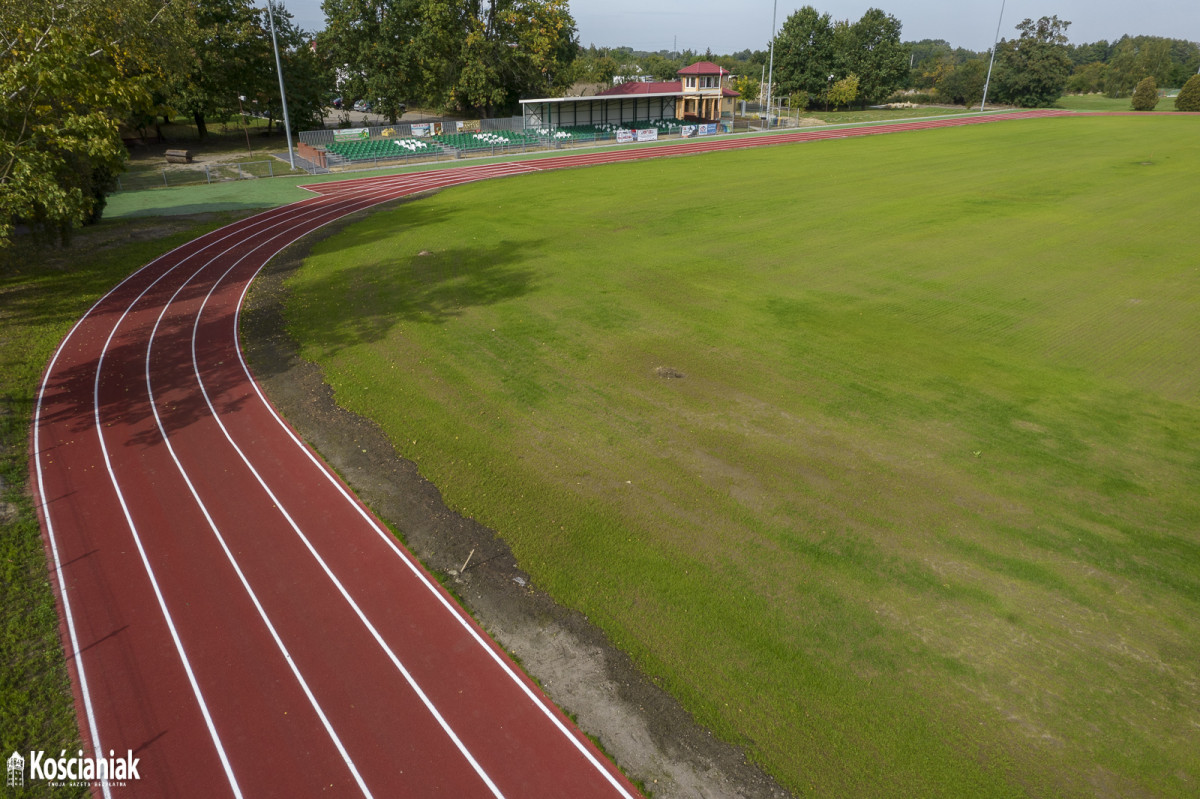 Trwa remont stadionu w Śmiglu [ZDJĘCIA]