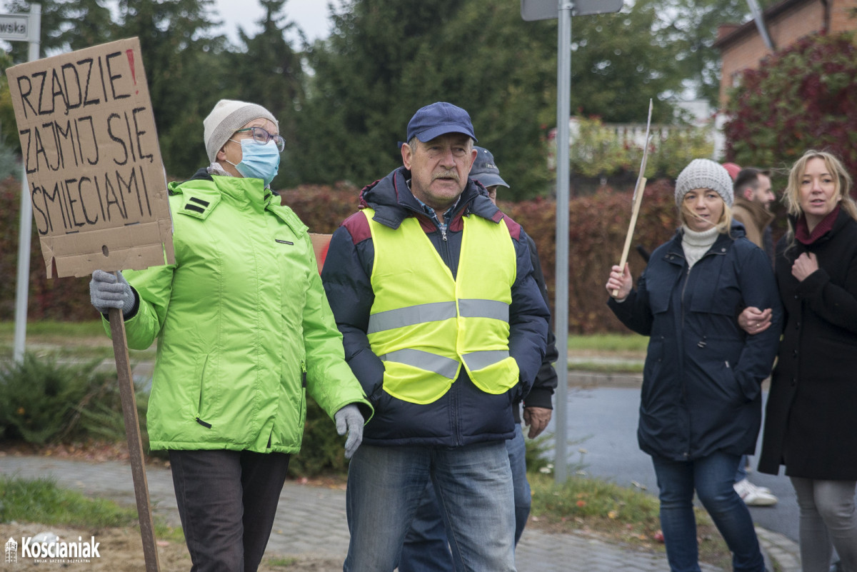 Manifestacja w Przysiece. Blokują wjazd do Polcoppera [FOTO]