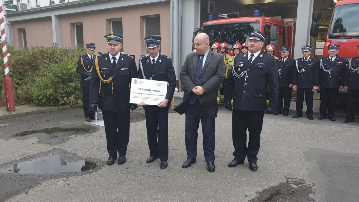 Nowe wozy dla strażaków w Kościanie i Czaczu [ZDJĘCIA]