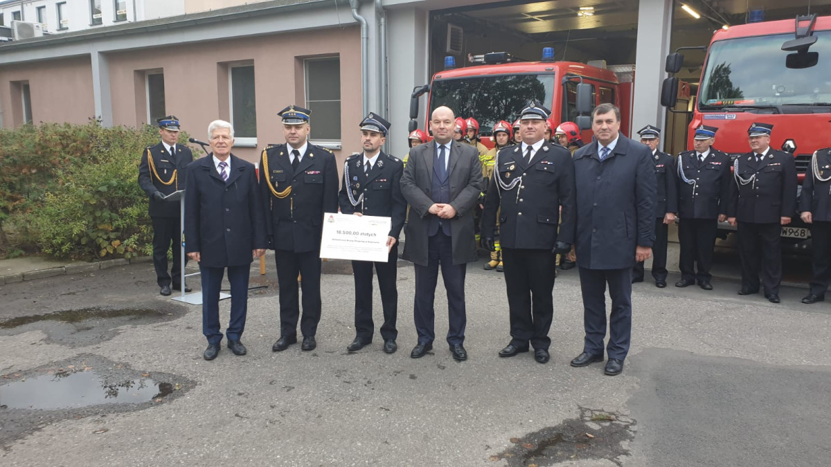 Nowe wozy dla strażaków w Kościanie i Czaczu [ZDJĘCIA]