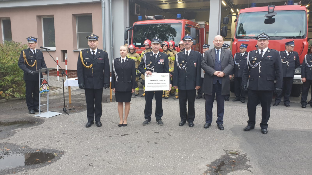 Nowe wozy dla strażaków w Kościanie i Czaczu [ZDJĘCIA]
