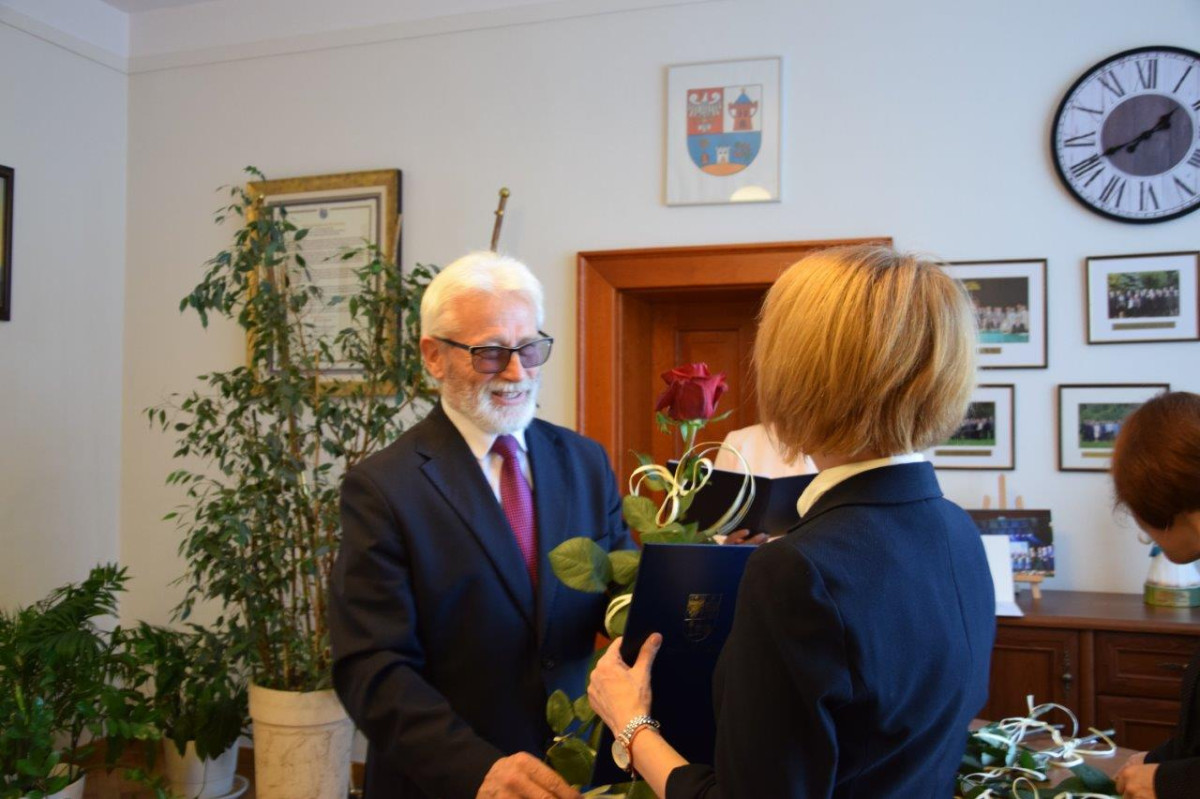 Wyróżnienia dla nauczycielek od starosty [ZDJĘCIA]