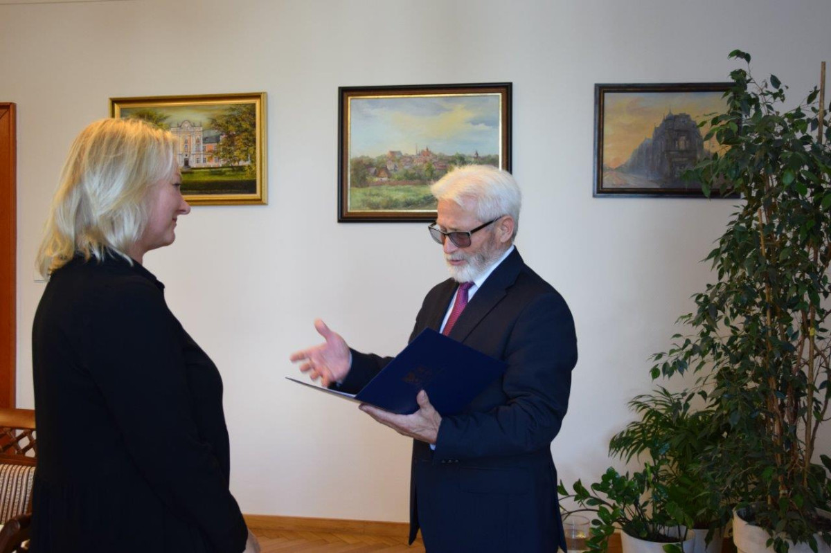 Wyróżnienia dla nauczycielek od starosty [ZDJĘCIA]