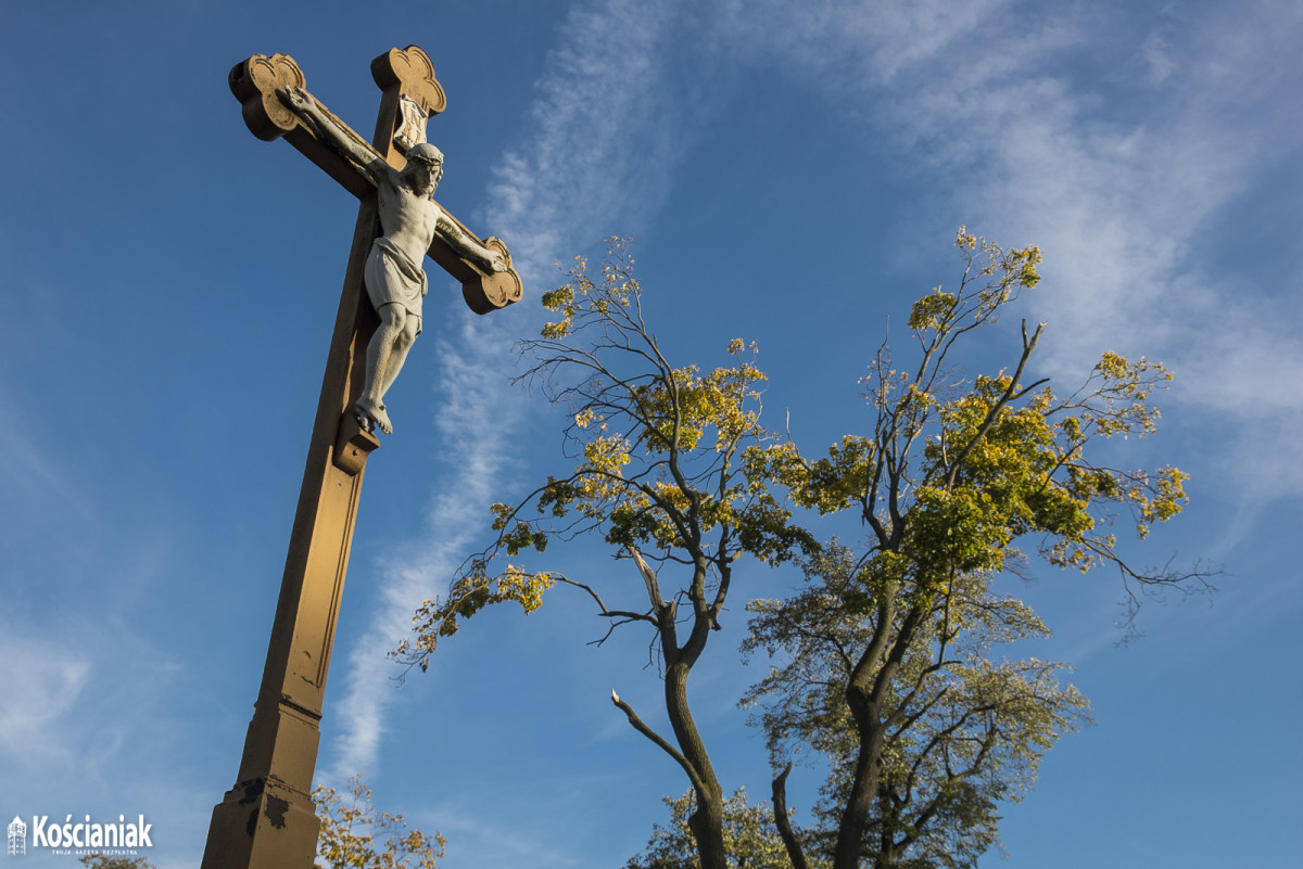 Kościaniacy odwiedzają groby bliskich [ZDJĘCIA]