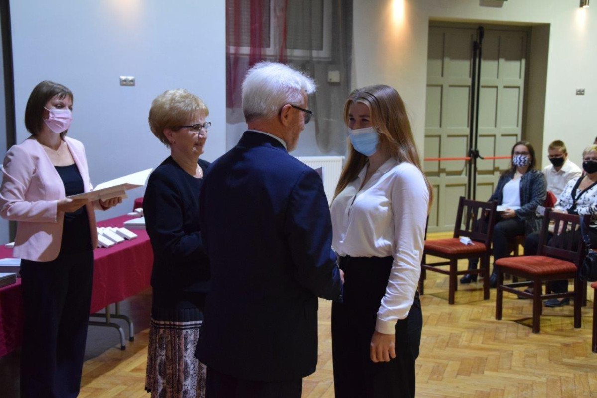 Stypendia dla uczniów i studentów od starosty [ZDJĘCIA]