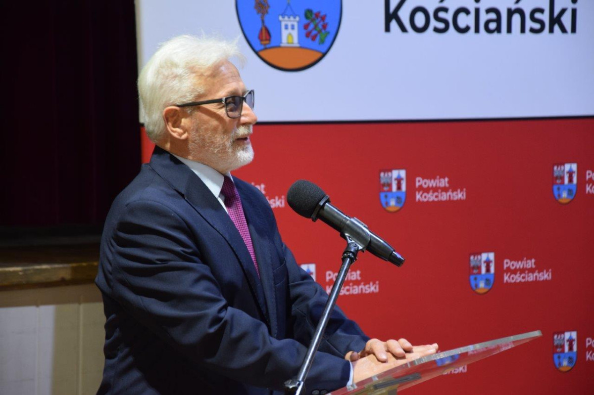 Stypendia dla uczniów i studentów od starosty [ZDJĘCIA]
