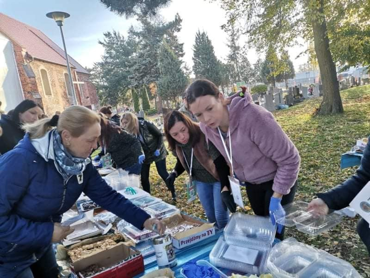Kiermasz dla Oskara w Starych Oborzyskach [ZDJĘCIA]