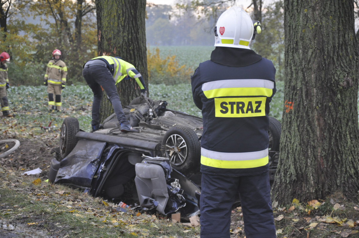 Tragiczny wypadek. Nie żyją dwie osoby [ZDJĘCIA]