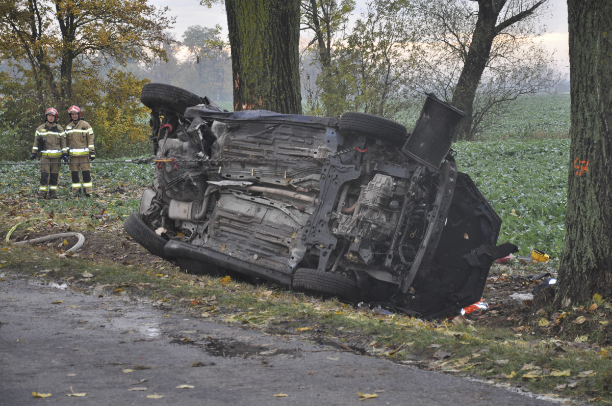 Tragiczny wypadek. Nie żyją dwie osoby [ZDJĘCIA]