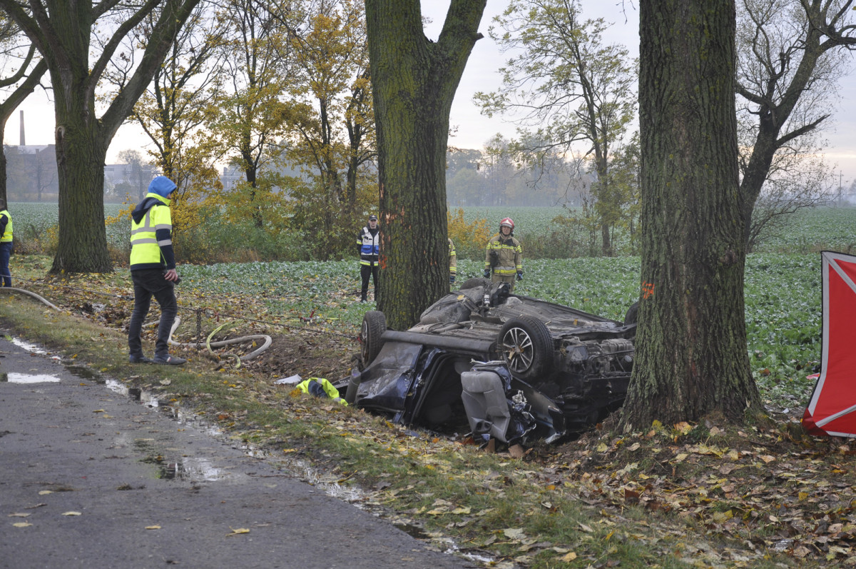 Tragiczny wypadek. Nie żyją dwie osoby [ZDJĘCIA]