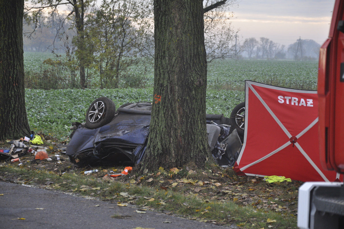 Tragiczny wypadek. Nie żyją dwie osoby [ZDJĘCIA]