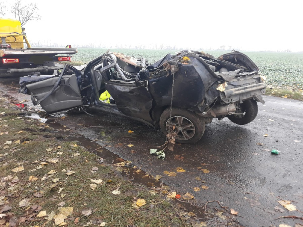 Tragiczny wypadek. Nie żyją dwie osoby [ZDJĘCIA]