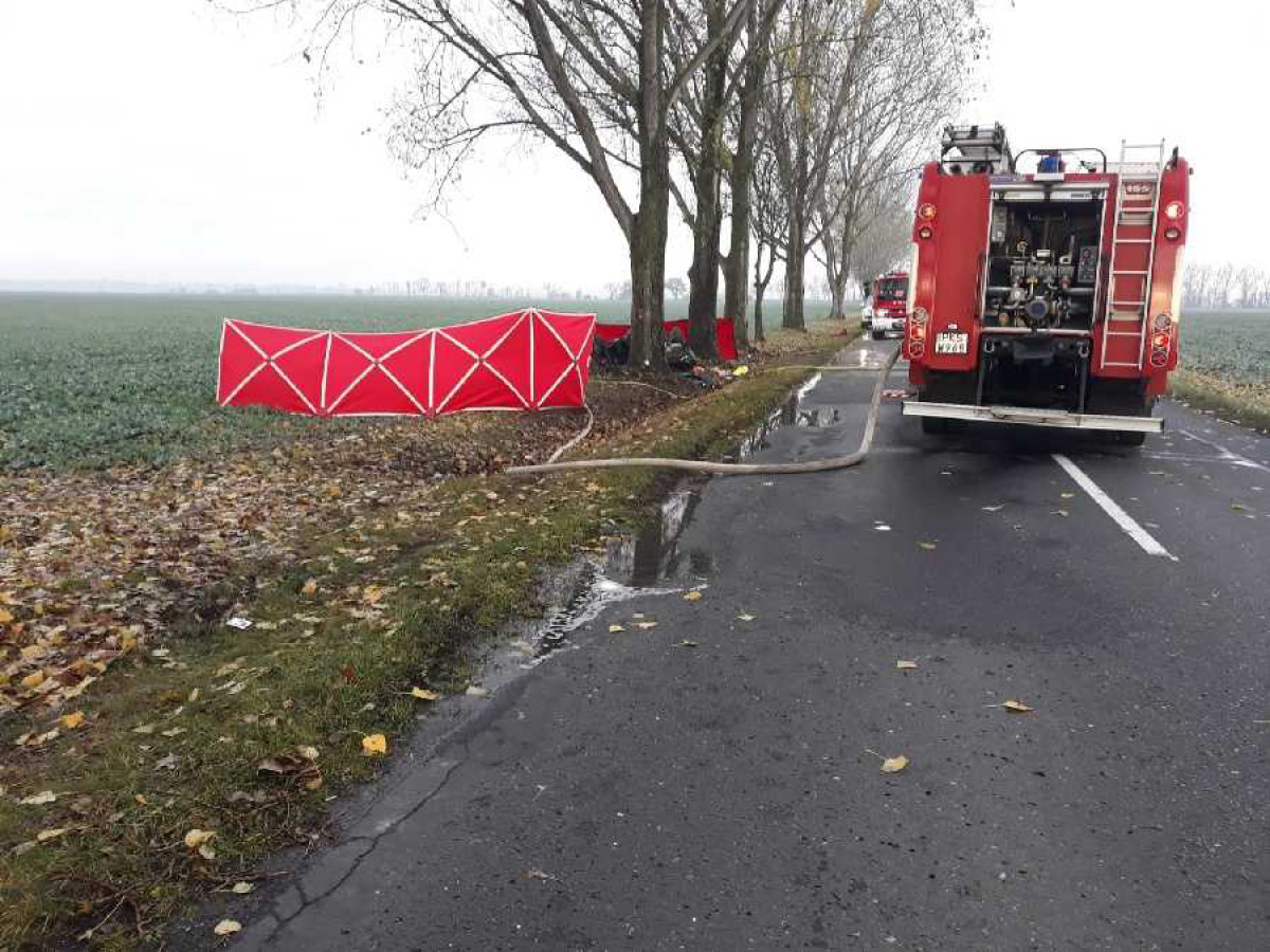 Tragiczny wypadek. Nie żyją dwie osoby [ZDJĘCIA]