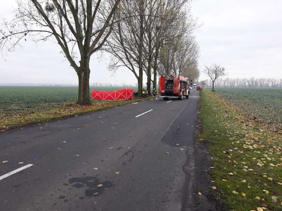 Tragiczny wypadek. Nie żyją dwie osoby [ZDJĘCIA]